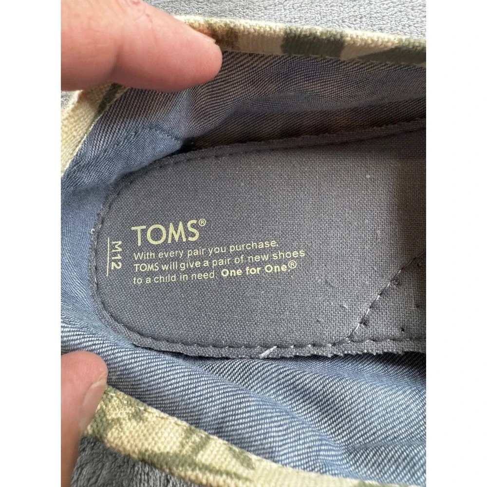 TOMS Alpargata Slip On Mens Size 12 Green Tan Leaf Print Canvas Flats 0001